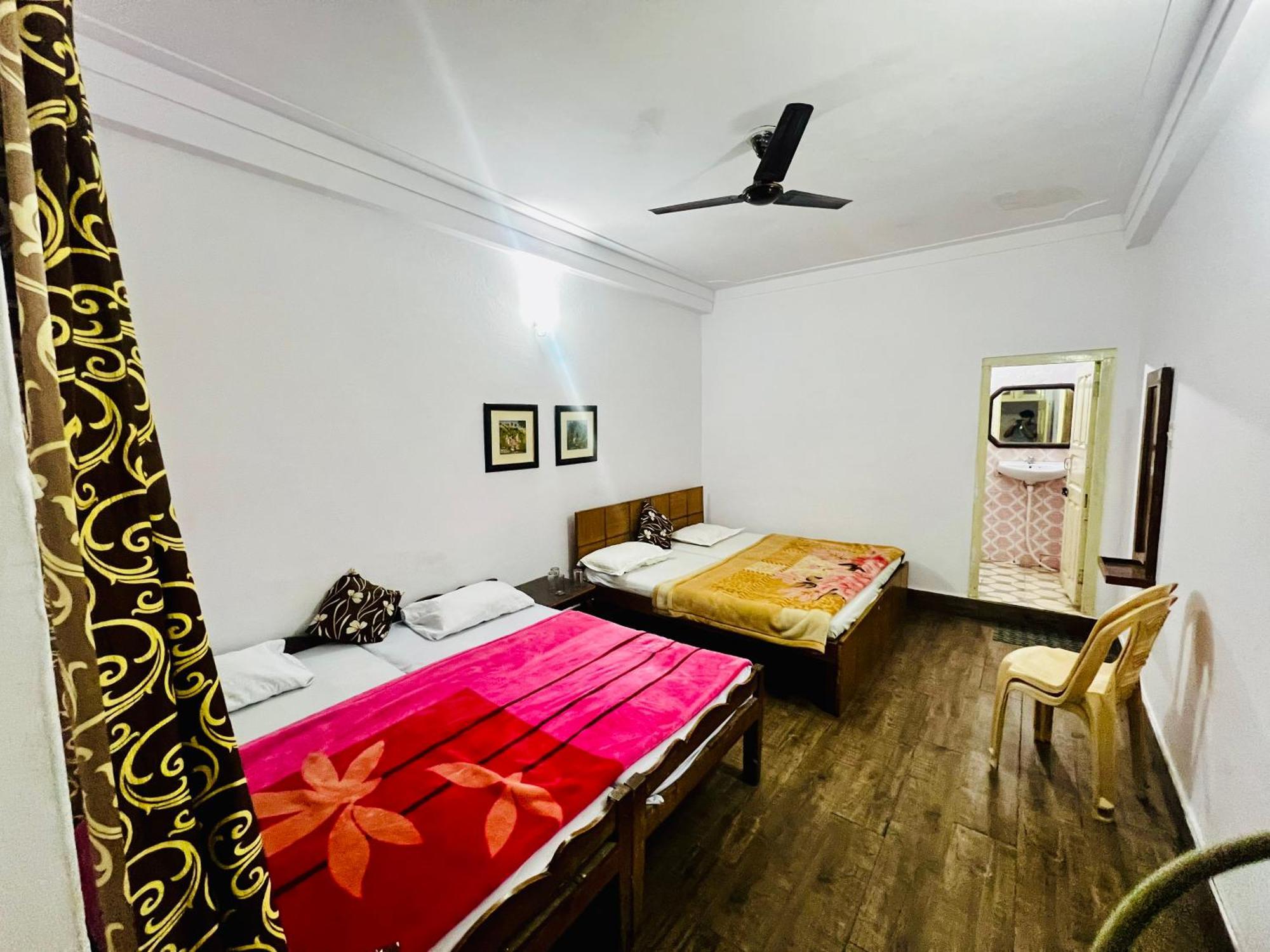 Inder Palace Barkot Exterior foto